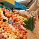 La inflación obliga a reducir el tamaño de la cesta de la compra para maximizar el ahorro, pero resulta en vano: el 51% de los hogares no llega a fin de mes