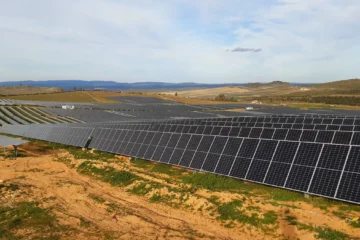 Endesa hace historia en Europa: sus cinco plantas solares en Extremadura se convierten en las primeras en lograr la certificación Envision