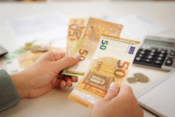 La morosidad asfixia a las pymes: deben hacer un esfuerzo financiero de 2.440 millones por los impagos de la deuda comercial