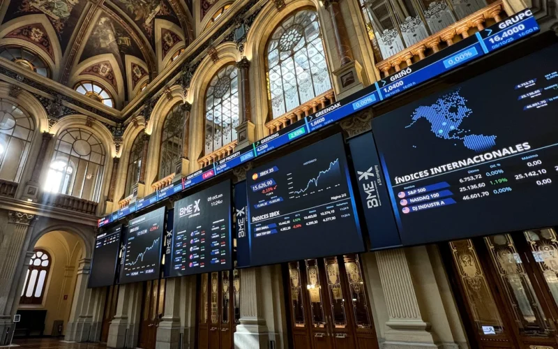 El Ibex 35 pierde los 15.600 puntos