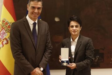 Sánchez entrega la Medalla de Oro de la Real Orden del Mérito Deportivo a la marchadora María Pérez
