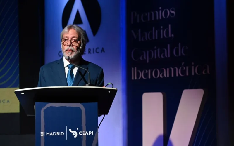 Luis Amodio, presidente de OHLA, premiado en la categoría de Iniciativa Empresarial en los Premios Madrid, Capital de Iberoamérica