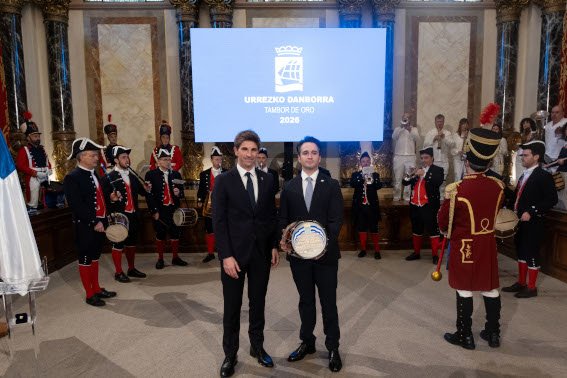 Xabier Anduaga recibe el Tambor de Oro 2026
