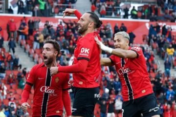 Vedat Muriqi reina en la locura de Son Moix