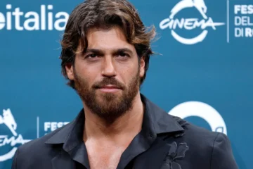 ‘Espejo Público’ analiza a qué se enfrenta Can Yaman tras ser detenido en una redada antidroga en Estambul