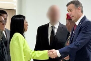 Delcy Rodríguez se reúne con el director de la CIA en Caracas