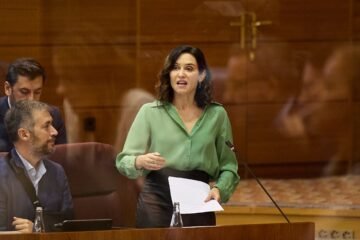 Sanidad denuncia al Gobierno de Ayuso por no tener registro de objetores del aborto