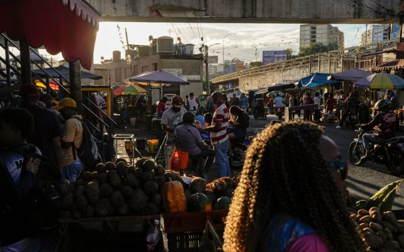 Venezuela ensaya una normalidad forzada tras la captura de Maduro