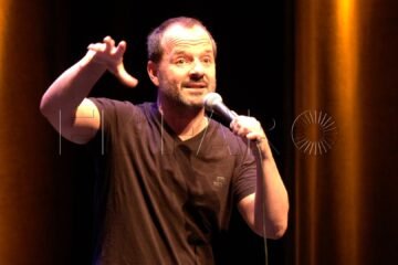 Ángel Martín recala en Ceuta con su último espectáculo, Somos Monos