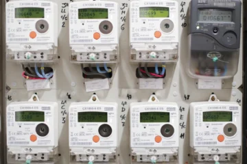 La UE reclama a España que rebaje los impuestos a la electricidad de los hogares