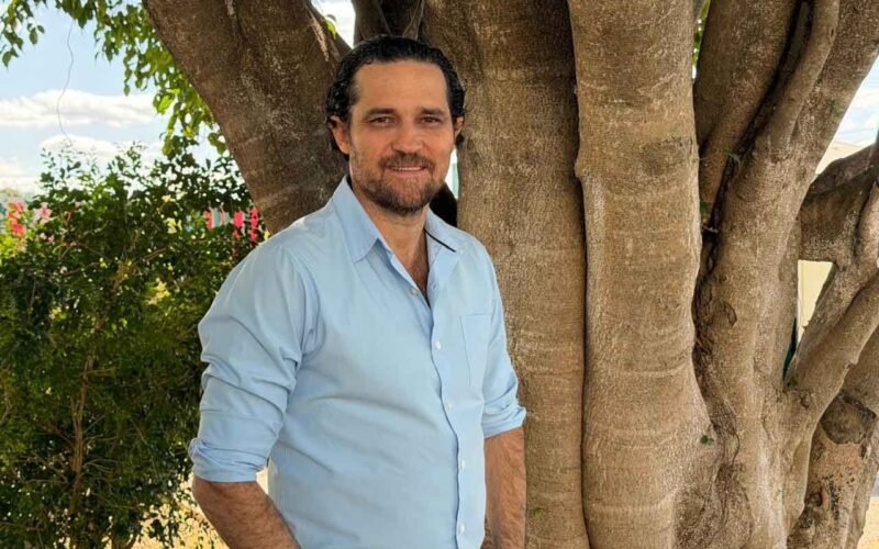 José Antonio Gómez Aguilar transforma el dolor en conciencia a través de la escritura