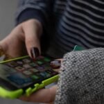 No hace falta prohibir las redes sociales a los menores: el Gobierno ya tiene esta ley para acabar con la adicción a las pantallas