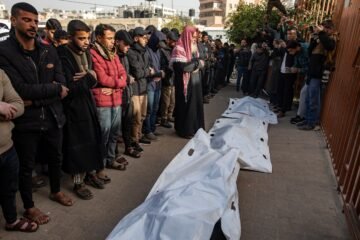 Israel mata a 10 personas en Gaza en varios ataques tras denunciar una violación de la tregua