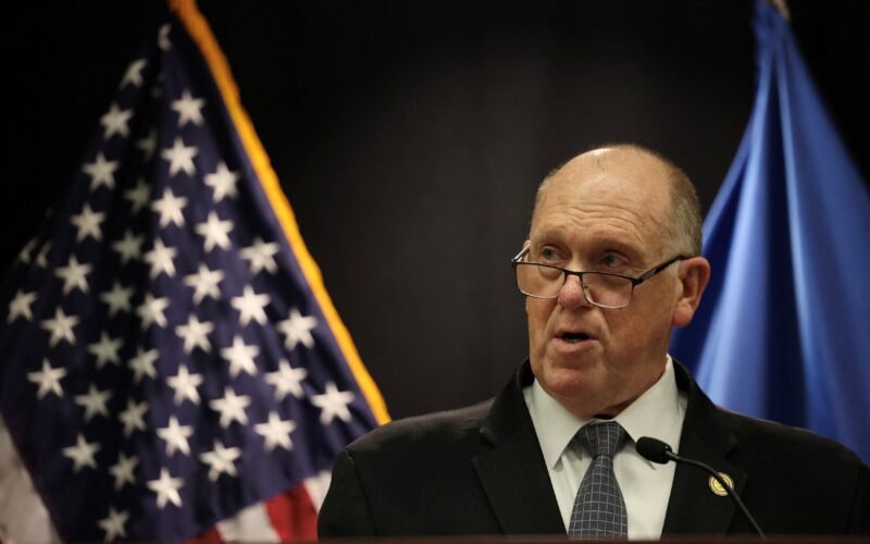 El ‘zar de la frontera’ asegura que mantendrá redadas de inmigrantes en Minneapolis