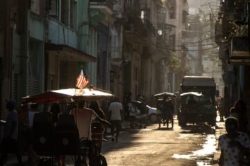 Cartas tristes de la familia y los amigos en Cuba