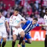 El Sevilla salva un punto con 10 jugadores ante el Alavés