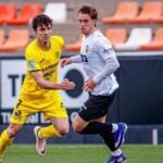 El líder Poblense reacciona a un 2-0 inicial y salva un punto en su visita al Valencia Mestalla