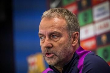 Flick fue al despacho del árbitro Martínez Munuera en el Metropolitano: «Quise saber por qué señaló fuera de juego»