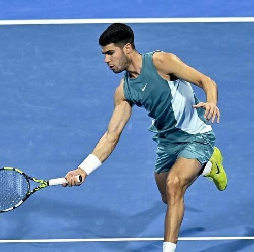 A Alcaraz le basta con lo justo en su regreso