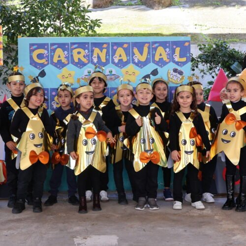 Estrellas, astronautas y meteoritos en un carnaval de otra galaxia en el ‘Juan Carlos I’