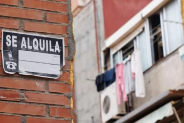 El Gobierno prepara un cambio radical en la vivienda de alquiler: penalizará en el IRPF a los caseros que suban el precio