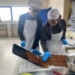 Taller de repostería por Ramadán en el centro de La Esperanza