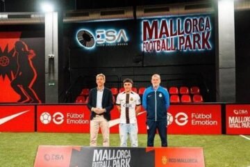 El Mallorca presenta con Virgili su Football Park en Son Moix: retos, diversión y goles
