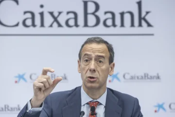 CaixaBank rebaja la previsión de crecimiento del PIB español en 2026 al 2% por el impacto de la guerra en Irán