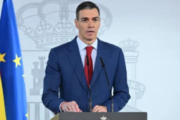 Vicente Vallés señala la contradicción de Pedro Sánchez en ‘Espejo Público’ por el envío de una fragata a Chipre