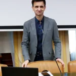 José Pablo López anuncia nuevos pasos digitales en RTVE y defiende el pluralismo en el Senado