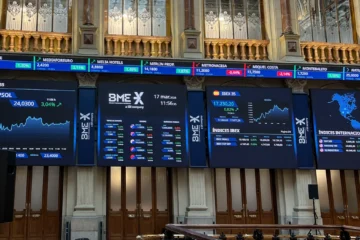 El Ibex 35 recupera los 17.000 puntos con Repsol al frente