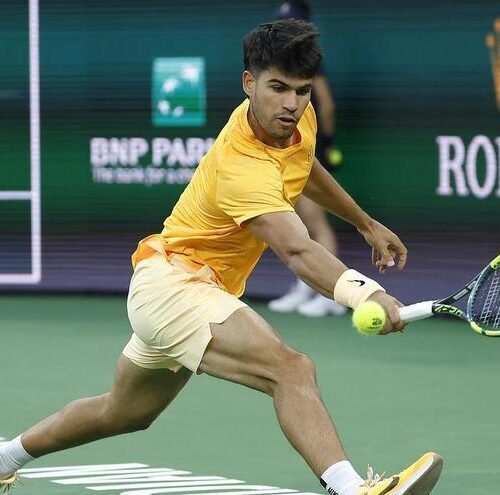 Alcaraz pone el piloto automático en su debut ante Dimitrov en Indian Wells