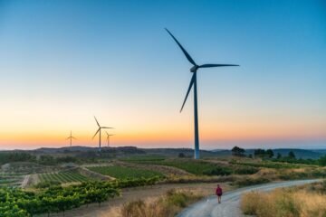Energías renovables como estrategia de defensa ante las guerras