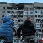 Rusia pone a prueba las defensas y la economía de Ucrania con bombardeos de 24 horas