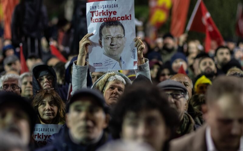Ekrem Imamoglu, el principal rival de Erdogan en Turquía, cumple un año entre rejas