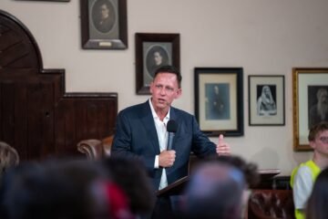 Roma y el Vaticano hacen el vacío a los sermones de Peter Thiel sobre la llegada del anticristo