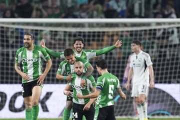 Pellegrini acierta y el Betis rompe su techo en Europa League en una noche histórica en La Cartuja