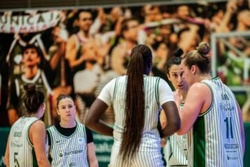 El Azulmarino regresa a lo grande con un triunfo en Barcelona