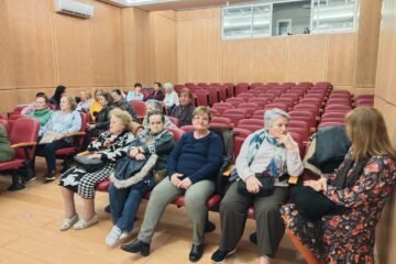 El Centro del Mayor endulza y sala la Semana Santa