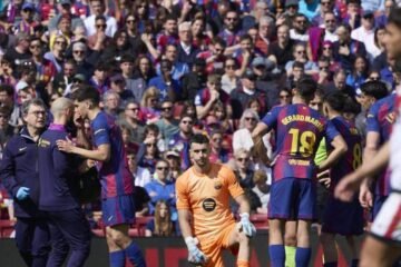 El regreso de Ronaldinho y la heroicidad de Joan García: la contracrónica del Barça – Rayo Vallecano