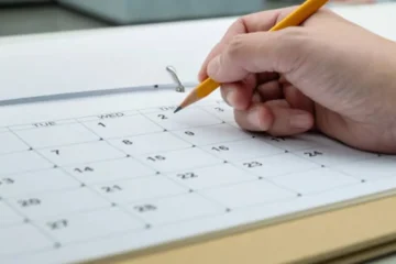 ¿Tiene mi empresa la obligación de compensarme si un festivo cae en sábado? El Supremo responde