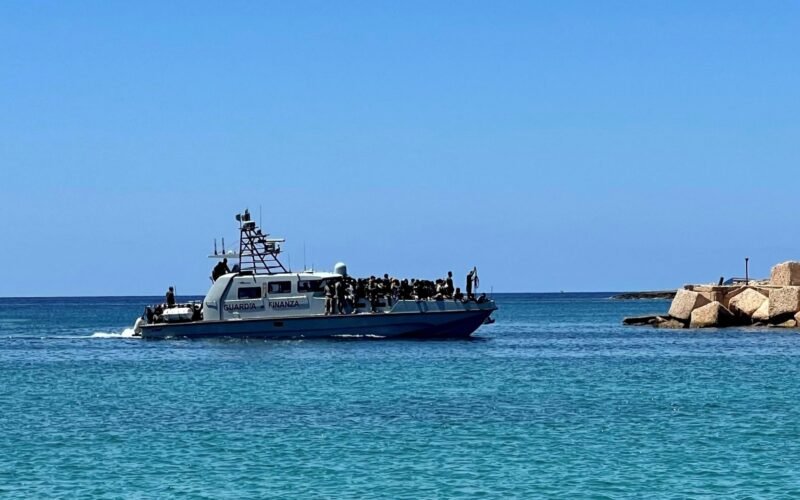 Italia recupera los cuerpos de 19 migrantes muertos en una barca a la deriva frente a Lampedusa