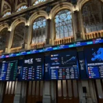 El Ibex pierde un 1,21% y se aleja de máximos ante el nuevo pulso entre Irán y EE UU que ha disparado el petróleo un 5%