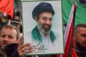 Tregua en Irán, economía en ruinas: un régimen que vive de matar y empobrecer