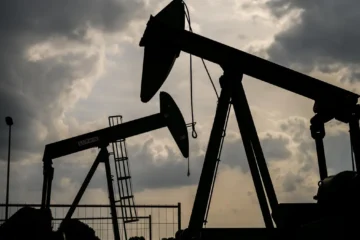 El petróleo vuelve a superar los 110 dólares tras el nuevo ultimátum de Trump a Irán