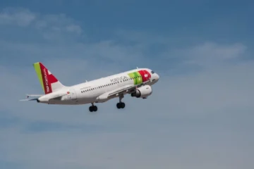 IAG (Iberia) renuncia a la compra de la portuguesa TAP