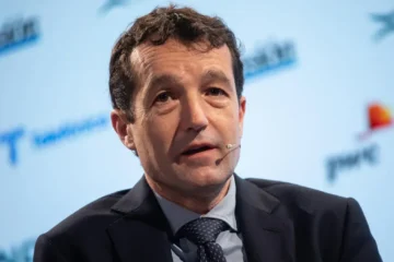 El Consejo de Indra hace efectiva la dimisión de Escribano, que lo hace por «responsabilidad» y  «desgaste personal»