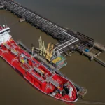 El petróleo sigue fluyendo desde Irán por el estrecho de Ormuz a pesar del bloqueo decretado por Trump