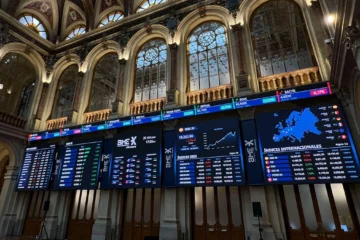 El Ibex pierde un 1,21% y se aleja de máximos ante el nuevo pulso entre Irán y EE UU y el petróleo al alza