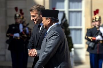 Última hora de la guerra de Estados Unidos e Israel contra Irán, en directo | Macron pide a EE UU e Irán que reanuden las negociaciones y que reabran Ormuz “sin controles ni peajes”